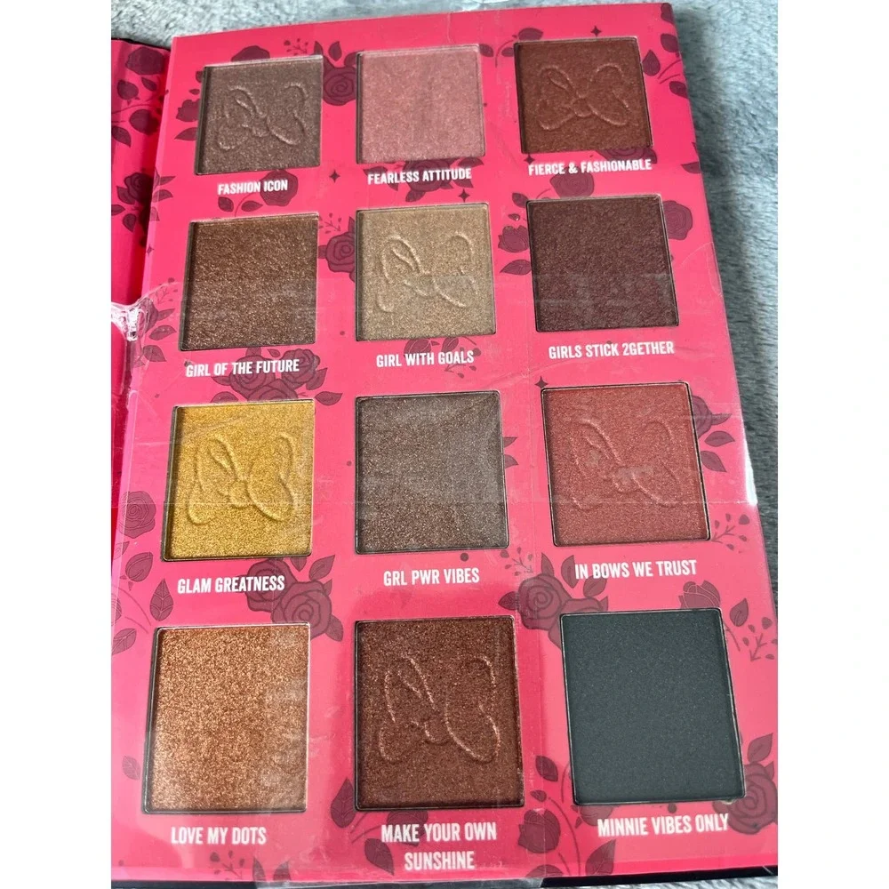 Disney Minnie Mouse 12 Eyeshadow‎ Palette Glam Greatness Fashion Icon Makeup